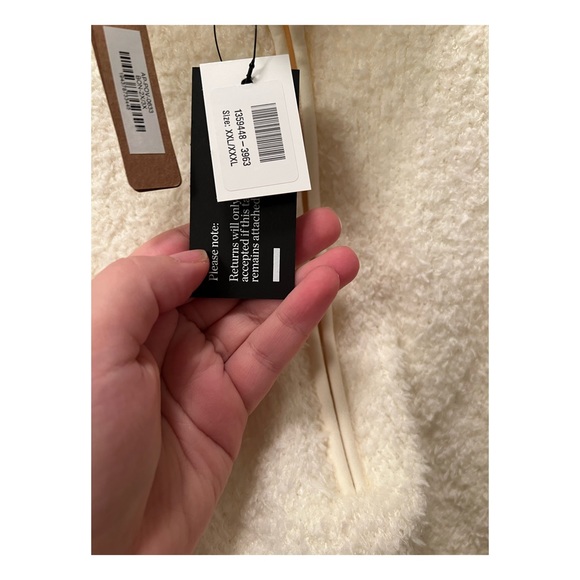 Skims Cozy Knit Cropped Pullover - Picture 5 of 9